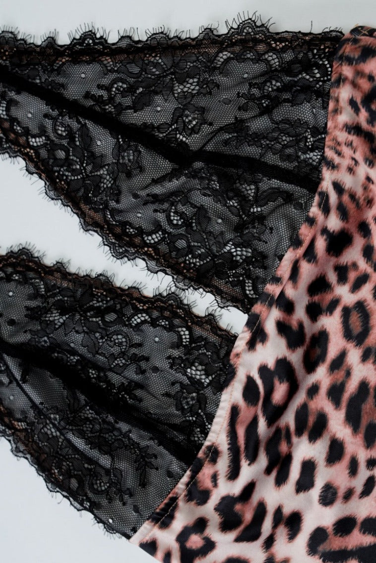 sexy-leopard-deep-v-lace-patch-halter-top